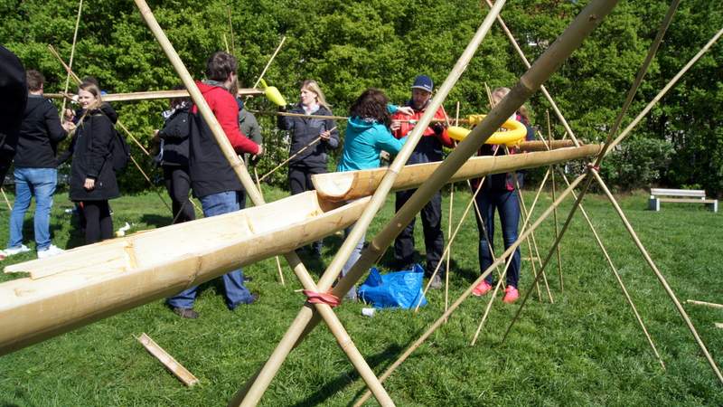 Teamevent Mega Marble Run Firmenevent, Betriebsausflug, Riesenkugelbahn, Murmbelbahn