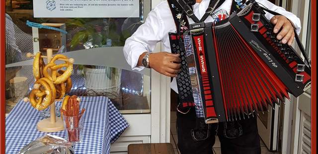 Live-Musik mit Akkordeon