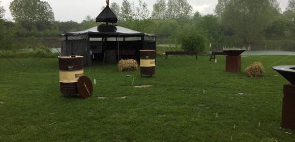 Regenguss im Outdoor-Camp