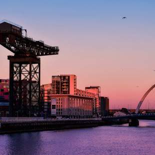 Fiennieston Crane & Squinty Bridge Glasgow Urbanes Glasgow & Loch Lomond