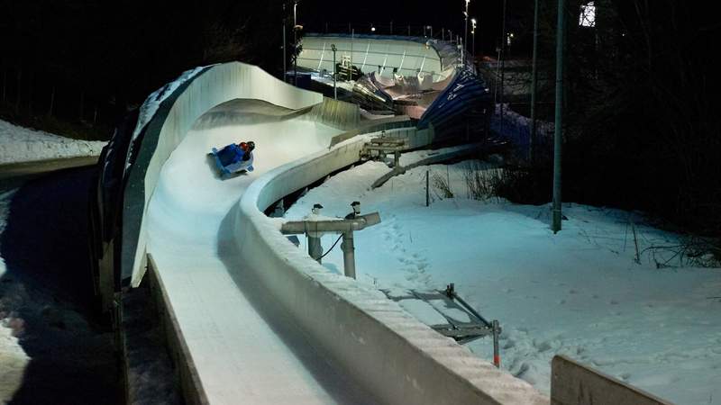 Olympische Bobfahrt im Eiskanal