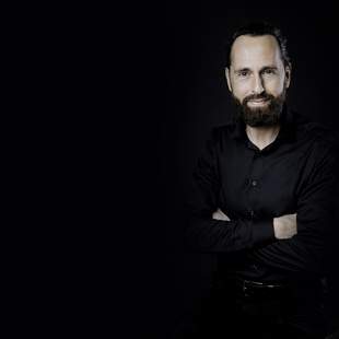 Stefan Wirkus wirkt Stefan Wirkus wirkt als schnellzeichnender Moderator