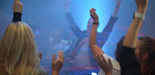 Partyband mit DJ und Live Musiker