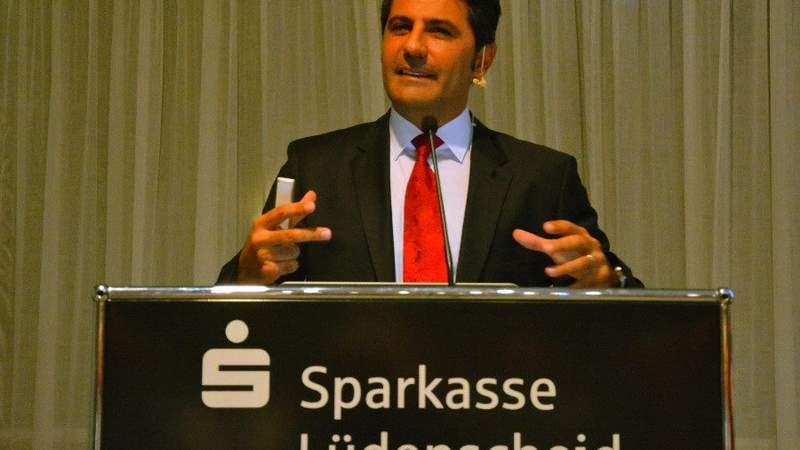 FIFA & Bundesliga Schiedsrichter Babak Rafati