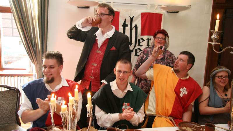 Weihnachtsfeier als Rittermahl in Hattingen