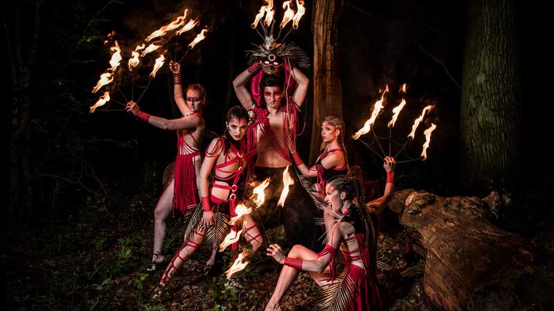Trommel-Tribal Feuershow Tribal Feuertänzer