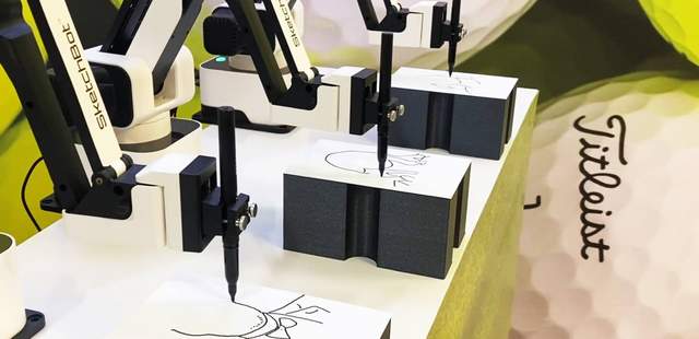 SKETCHBOT - Die KI-Roboter Aktion