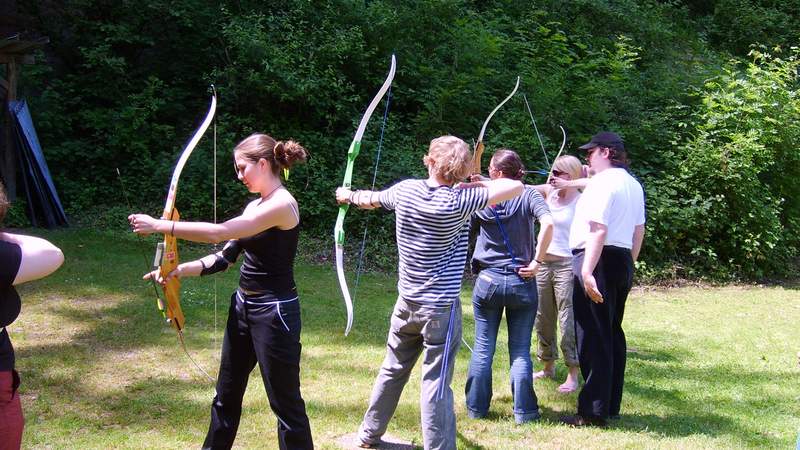 Teambuilding mit Bogenschießen Aktion