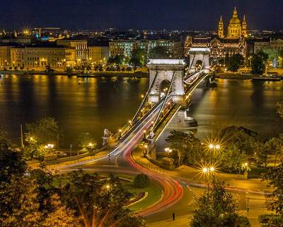 Incentive Reise Gruppenreise nach Ungarn Budapest Brücke