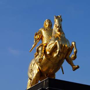 Das Reiterstandbild zeigt den sächsischen Kurfürsten und polnischen König August des Starken