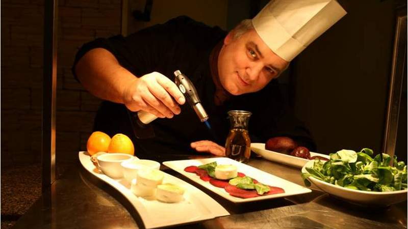 Küchenchef in Aktion Kochseminar als Team-Event