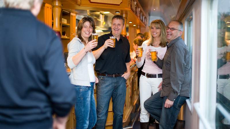Clubtour mit Partyschiff in Tiel an der Waal Clubtour mit Partyschiff in Tiel an der Waal