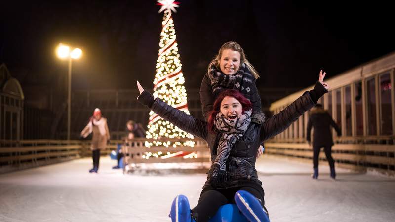 Weihnachstfeier im Christmas Garden