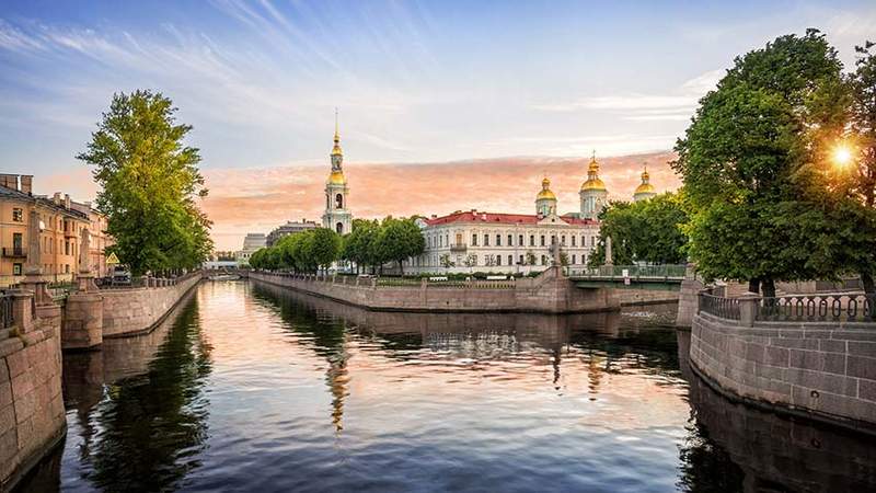 Incentive Reise Gruppenreise Russland St. Petersburg Morgen in St. Nicholas-Kathedrale