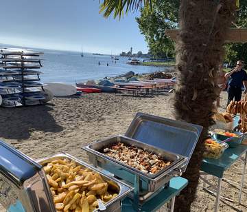 Wassersport & Grill Buffet am Strand