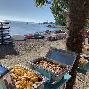 Wassersport & Grill Buffet am Strand