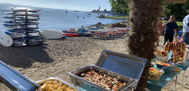 Wassersport & Grill Buffet am Strand