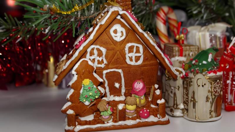 Lebkuchenhaus bauen, Lebkuchen gestalten, Weihnachtsfeier, Teambuilding