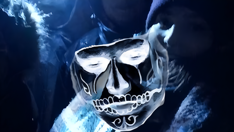 Totenmaske und Spieler