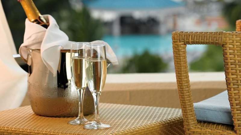 Champagner auf der Terrasse Private Cooking Mallorca