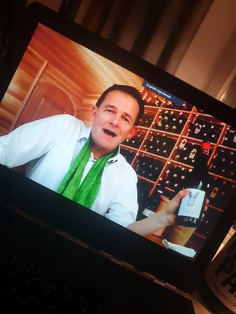 Genussvolle Online-Weinprobe mit Wein-Comedy