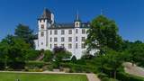 Schloss Berg Außenansicht bei schönem Wetter