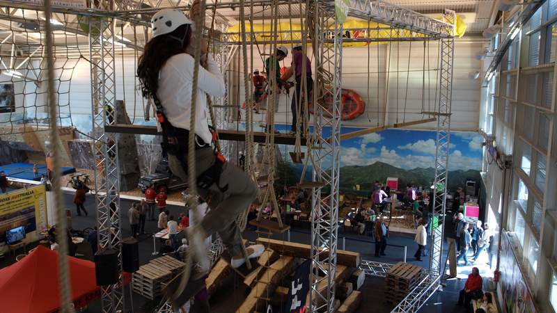 Der Mobile Hochseilgarten in der Halle