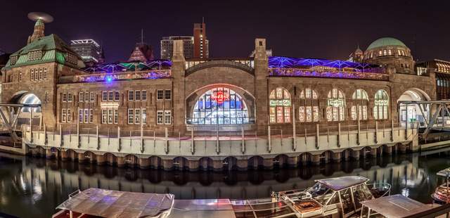 Hard Rock Cafe bei Nacht Hard Rock Cafe Hamburg – Eventlocation