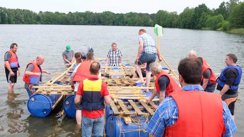 Teamevent- Floßbau