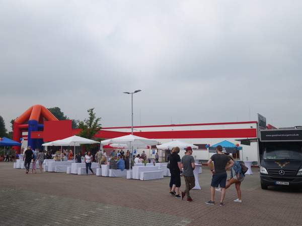 Familientag Firmengelände Firma Sommerfest