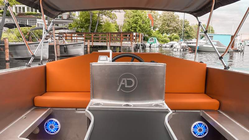 Boot innen Berlin Elektroboot selbst fahren - 4 Stunden