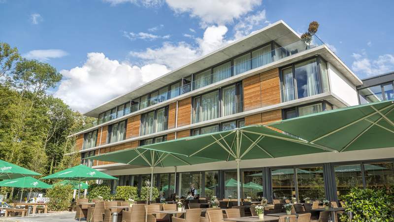 Restaurantterrasse des Gesundheitsresort Freiburg Dorint Thermenhotel Freiburg
