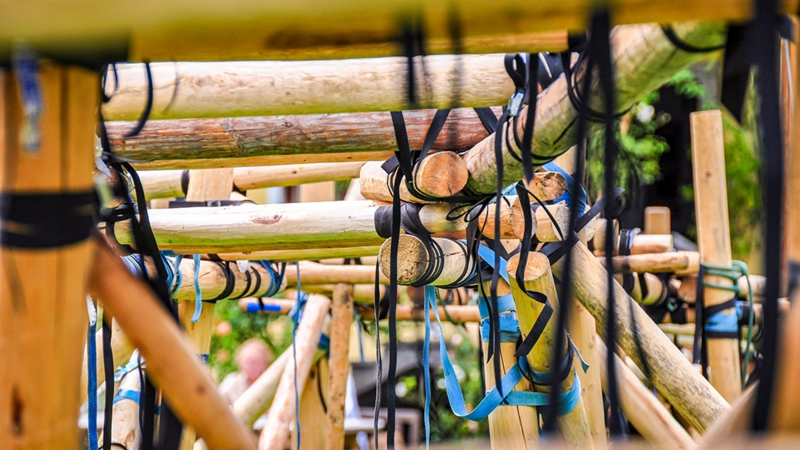 Als Firmenevent gemeinsam eine Holzbrücke bauen! Als Firmenevent gemeinsam eine Holzbrücke bauen!