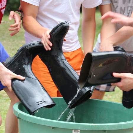 Strandolympiade und Bootsbau auf Rügen