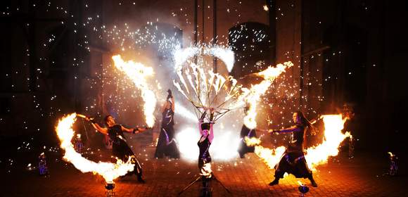 Flash! Die FeuerShow – Feuer ist jetzt!