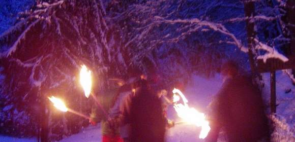 Fackelwanderung mit Teamelementen