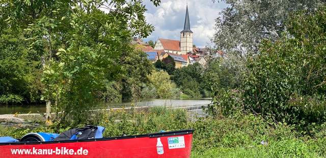 Team-Kanutour Kocher Kanufahren auf dem Fluss Kocher