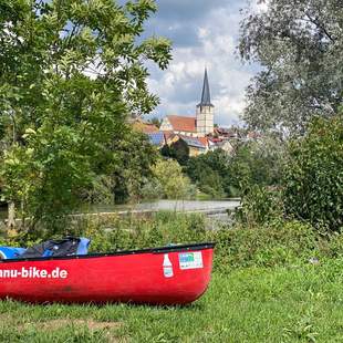 Team-Kanutour Kocher Kanufahren auf dem Fluss Kocher