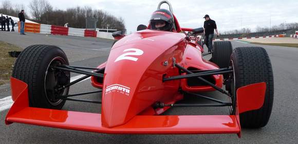 Rotes Formel 3 Auto