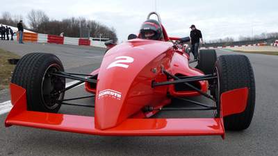 Rotes Formel 3 Auto