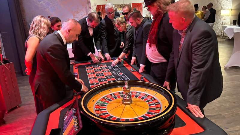 Casino Royal - Roulette, Poker, Black Jack