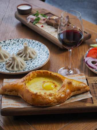 Georgien - Essen, Wein und Kultur