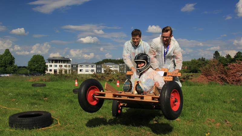 Automobilbau - Das Seifenkisten Teamevent