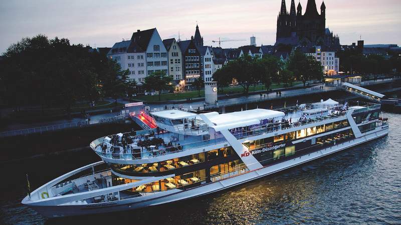 Köln: All-Inclusive Schifffahrt, DJ & Hotel
