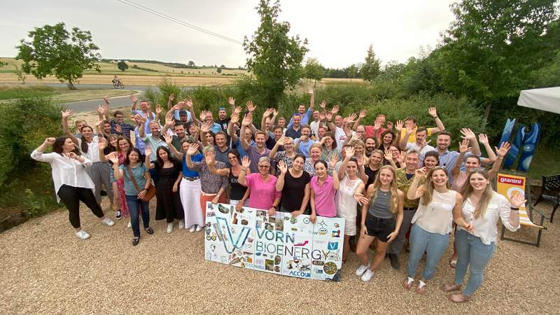 Teambuilding - Vorn Bioenergy GmbH Firmencollage - Euer Leitbild auf Leinwand