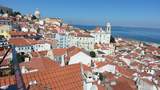 Über den Dächern von Lissabon Ein herrlicher Blick über Lissabon und den Tejo