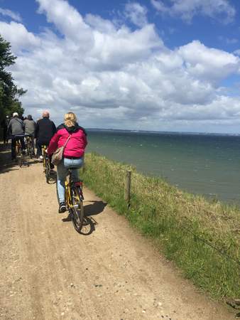 Schiff, Fahrrad und BBQ direkt an der Ostsee