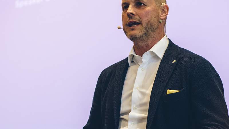 derLÖSER - begeisternder Keynote Speaker derLÖSER - begeisternder Keynote Speaker