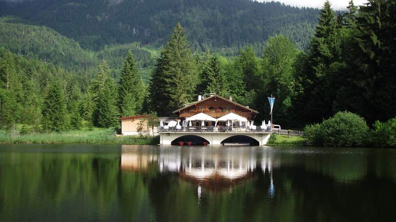 Teambuilding – Floßbau am Pflegersee