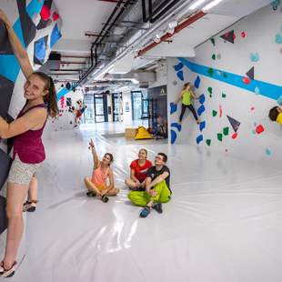 Teamgeist wecken: Einführung ins Bouldern